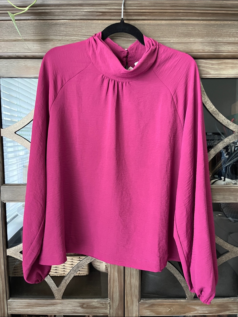 Evereve Fuchsia Mock Neck Long Sleeve Blouse